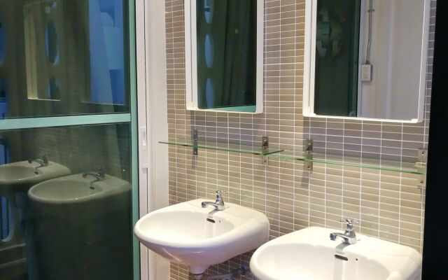 Bed In Town - Hostel