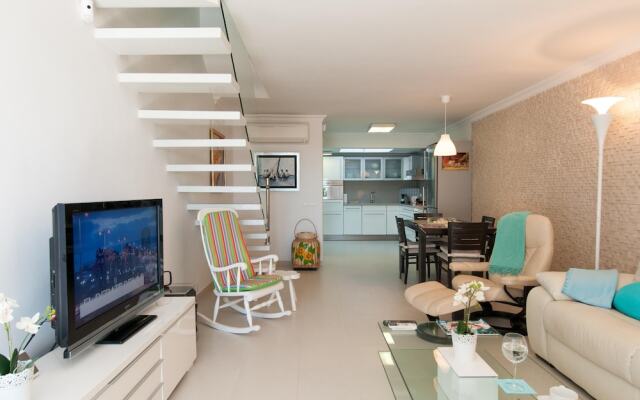 Beachfront Apart Las Burras Mra 02