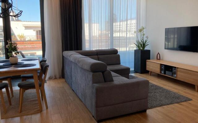 Baltiq Plaza Apartment
