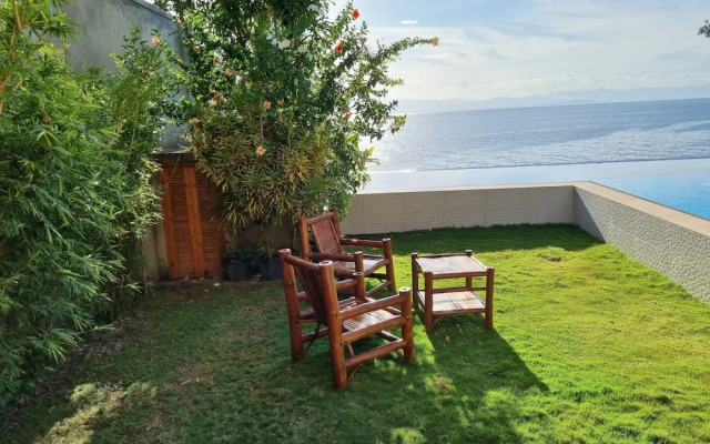 The CLiffhouse Samboan