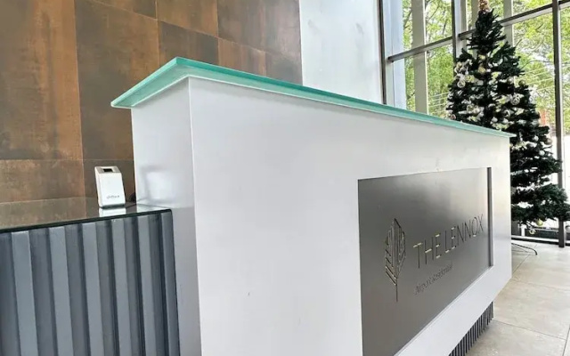Easy Stay at the Lennox