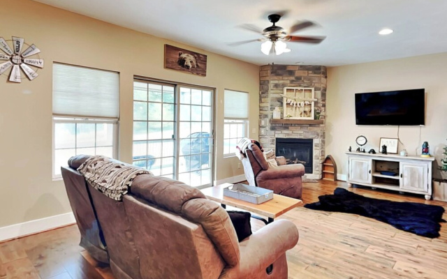 Bluebeary Retreat by Taylor Made Deep Creek