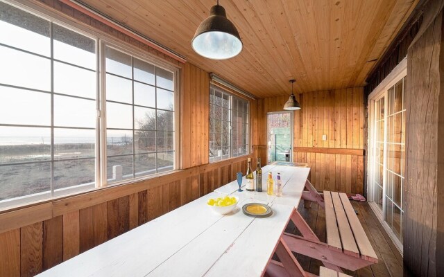 Ganghwa Izba Pension