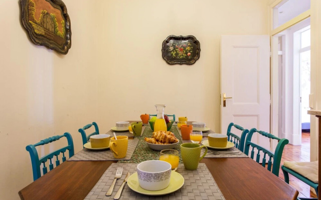 ALTIDO Fantastic 3BR Apt w/ City Views & Workspace in Principe Real
