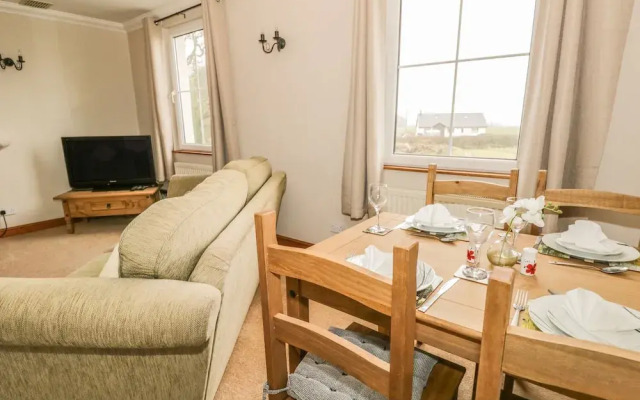 1 Park Nook Close
