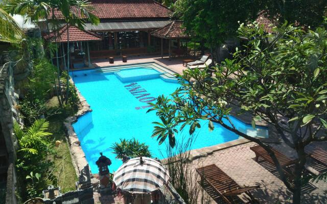 Lovina Beach Hotel
