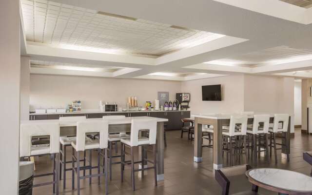 Clarion Pointe Forsyth I-75