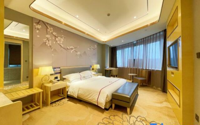 Fuyi International Hotel (Shanghai International Tourism Resort Zhoupu)