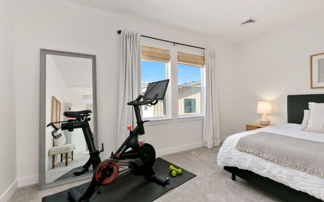 Coastal Chic Home near New Belgium & Old Town FC