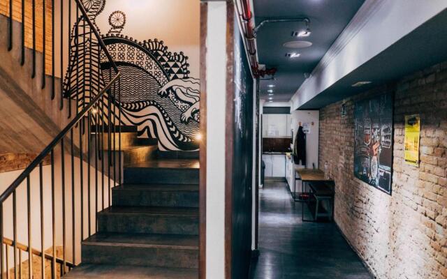 Black Swan Hostel
