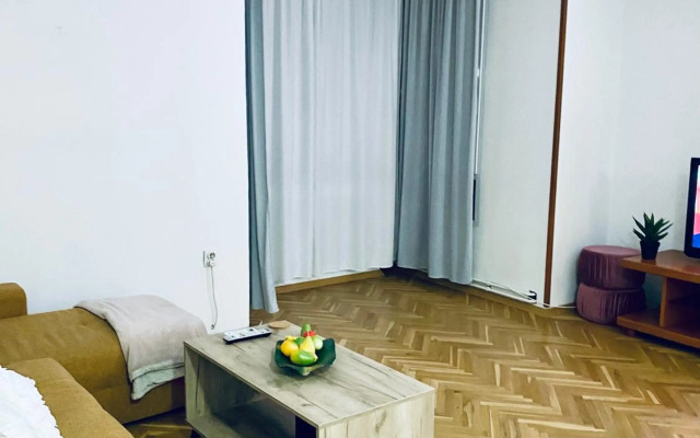 Regina's 2bedroom Near Square