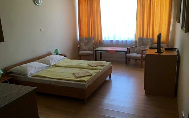 City Hotel