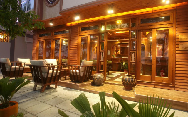 Eureka Serenity Athiri Inn