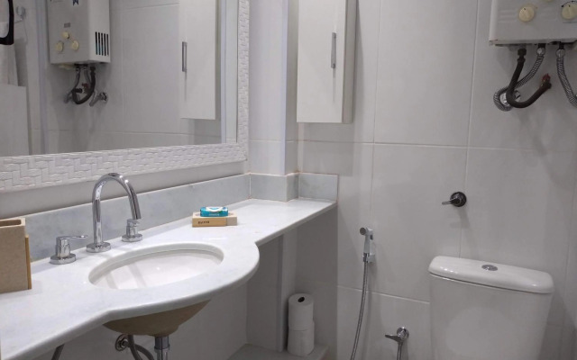 Apartamentos em Gomes Carneiro 84/Copanema