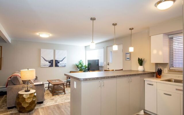 Hip & Urban Condo Near the Heart of Old Town