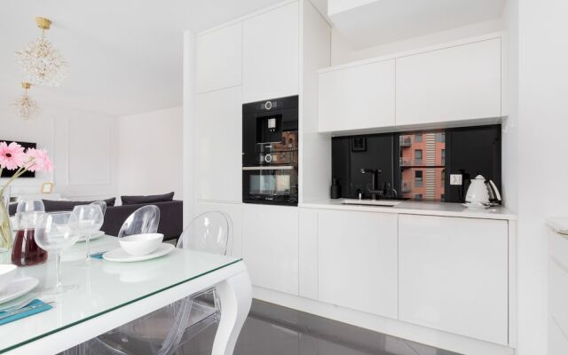 Lux 3 Bedroom Flat by Renters Prestige