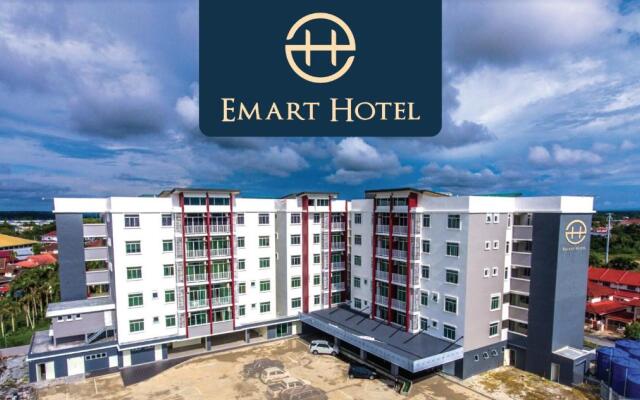 Emart Hotel (Riam)