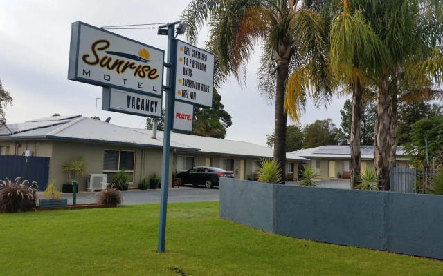 Sunrise Motel