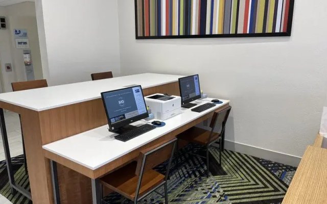 Holiday Inn Express Sulphur