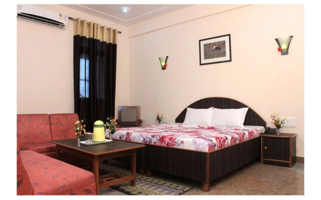 Geetanjali Hotel & Motel