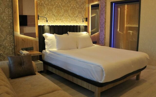 Isnova Hotel