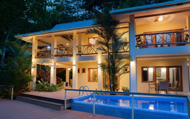 Monos Locos - Portasol Vacation Rental