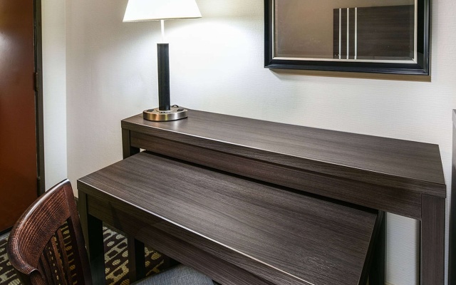 Travelodge by Wyndham Commerce Los Angeles Area