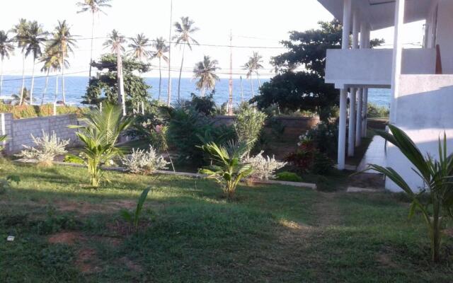 Masha Beach Inn