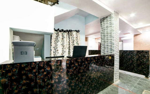 Lucky Hotels by OYO Rooms