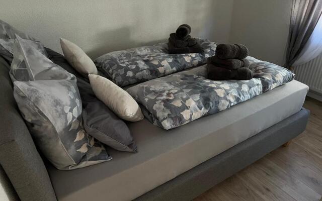 Exklusive Moderne 2 Zi. Wohnung in Ruhiger Lage