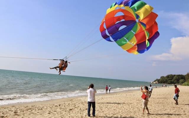 2 Bedrooms Apartment By The Sea