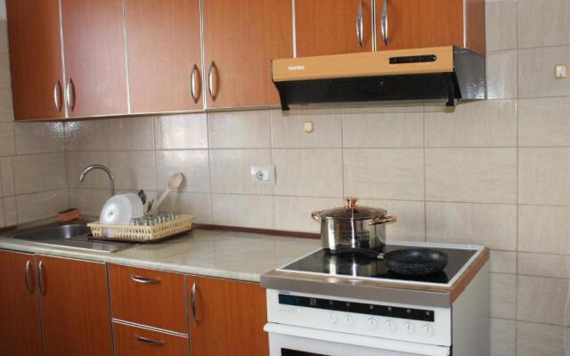 Bledi's Comfy Apartment in New Blvd / Free Parking