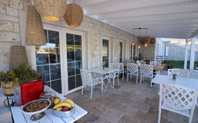 Peremere Alacati Hotel