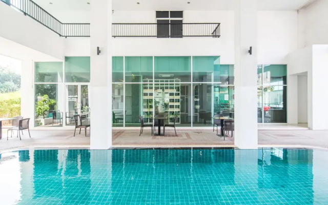 The Lavish Residence by Favstay