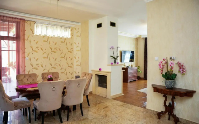 Várkert Deluxe Apartmanház