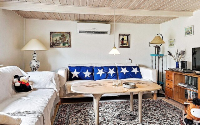 6 Person Holiday Home in Ringkøbing
