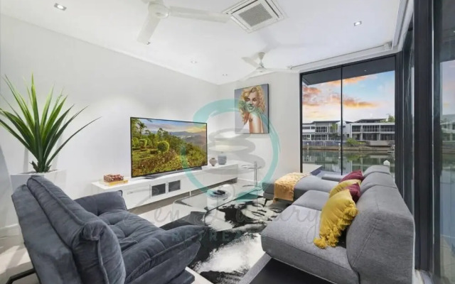 ZENLUX INFINITY - 4BR with Private Pool