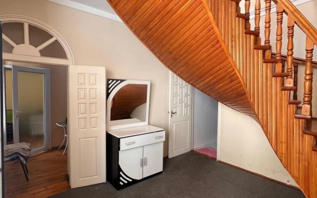 Trippoo Villa & Hostel