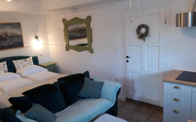 Pletna Lake View Apartment (Ground Floor)