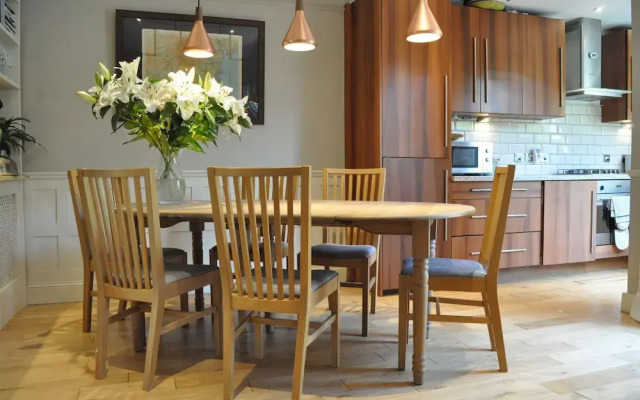 Lovely Garden Flat in Shepherds Bush