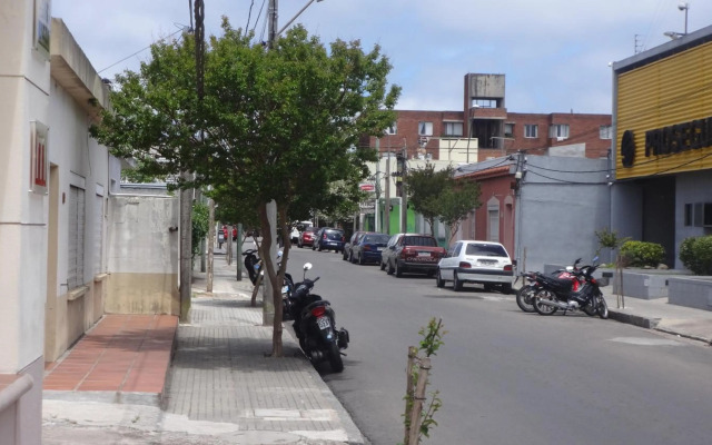 Casa Amplio Jardín - Centro Maldonado
