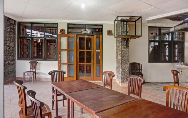 Capital O 90596 Hotel Griya Astoeti