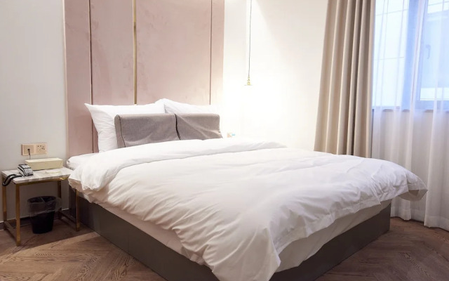 Den Basta Signature Hotel