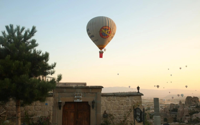 Hermes Cave Hotel