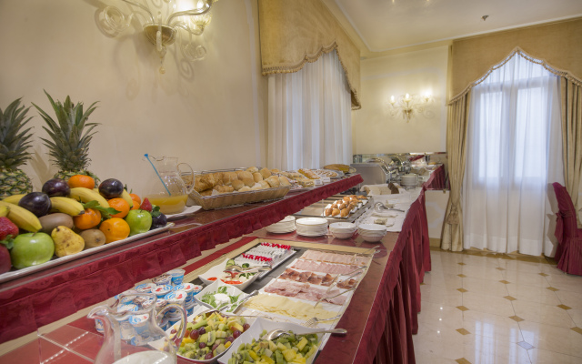 Hotel A LA Commedia