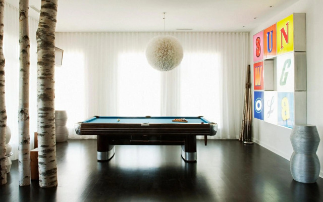 Bungalow Hotel