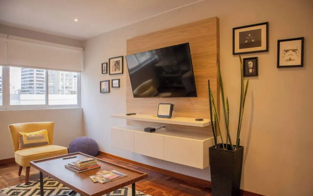 Sophisticated 1BR Stay in Prime Miraflores