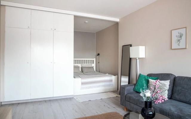 Bright & Cozy, Renovated Studio in the Center