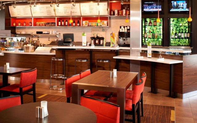 Courtyard by Marriott Toledo Airport Holland