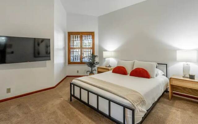 Entertainers Dream in Scottsdale W/pool and Games!